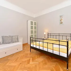 Apartment Historic Centre Iv