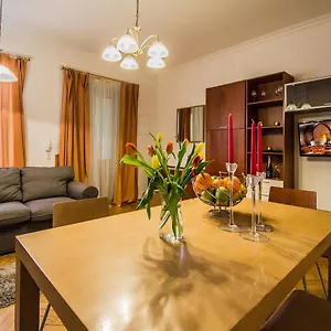 Apartment National Theater Ruterra Flat